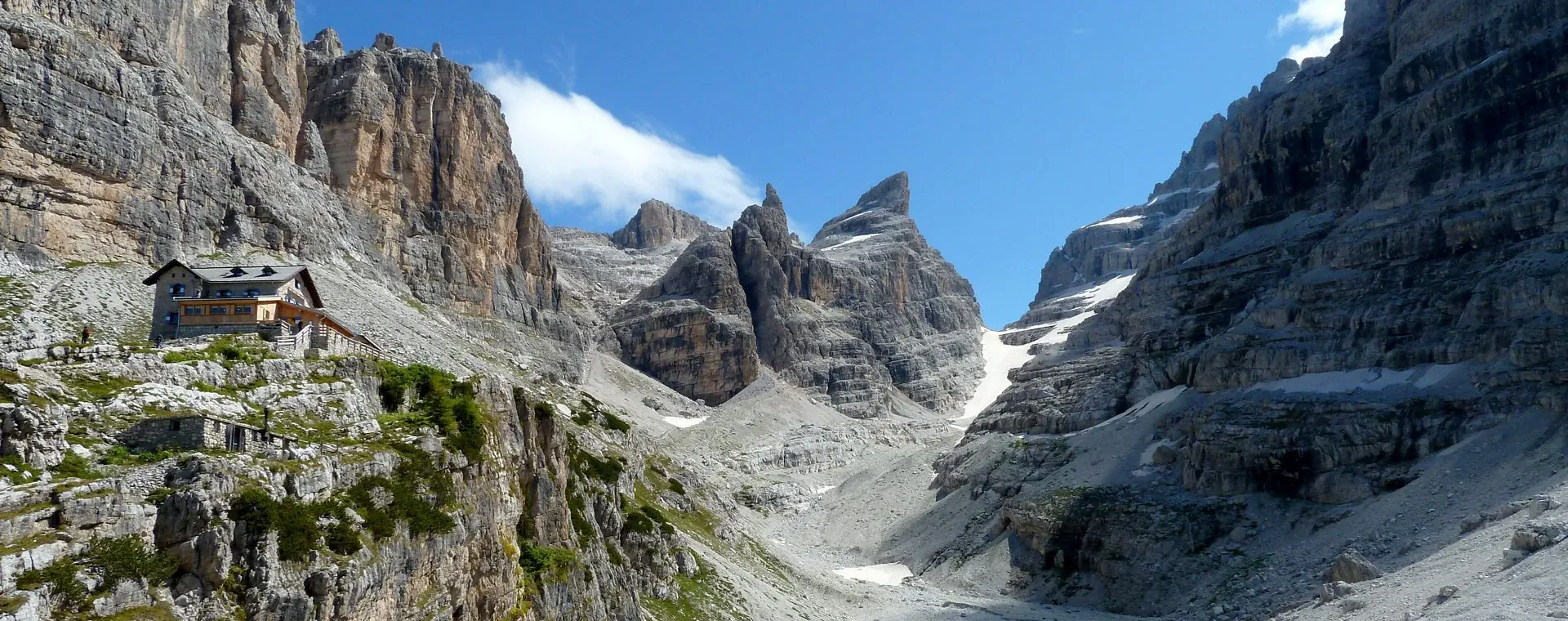 Refuge plateau de Geve en hiver - Vercors - France