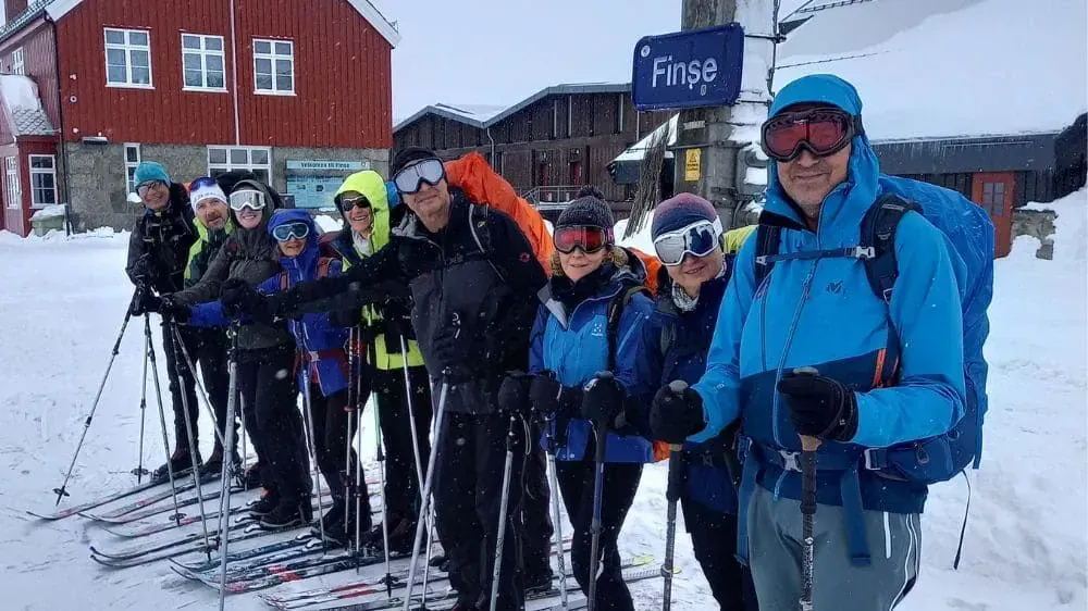 Groupe De Skieurs Nordique A La Gare De Finse Norvege C Mathieu Offredi - Norvège © Mathieu Offredi