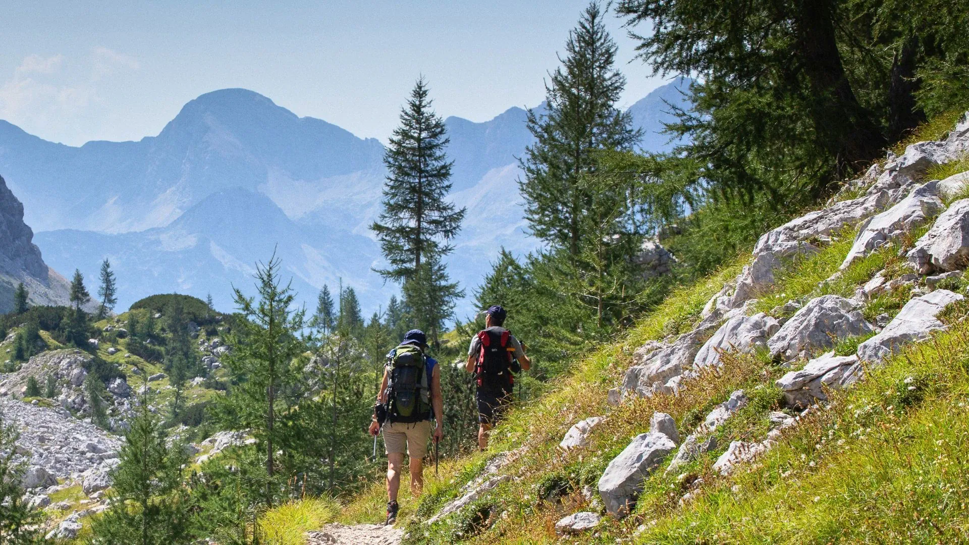 Groupe de randonneurs au Triglav - Alpes Juliennes - Slovenie