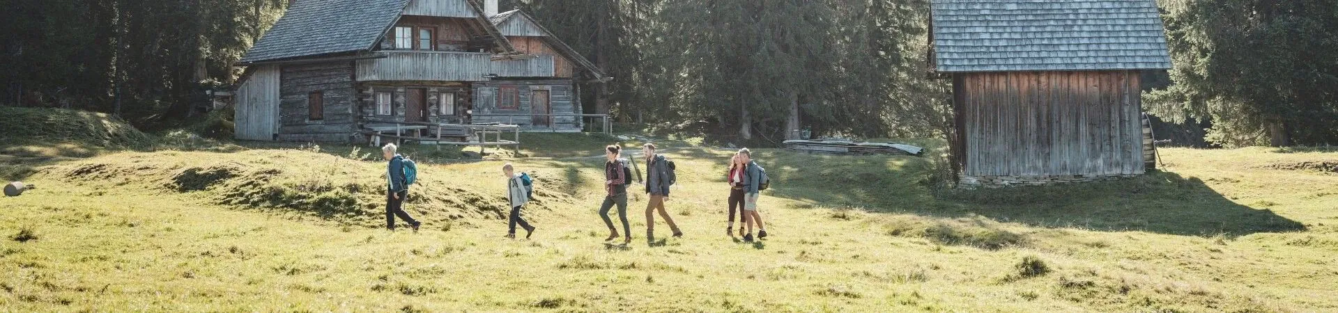 Le voyage guidé | Grand Angle