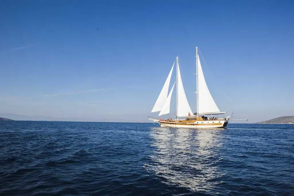 Voilier gulet naviguant en mer Egee - Iles grecques - Grece