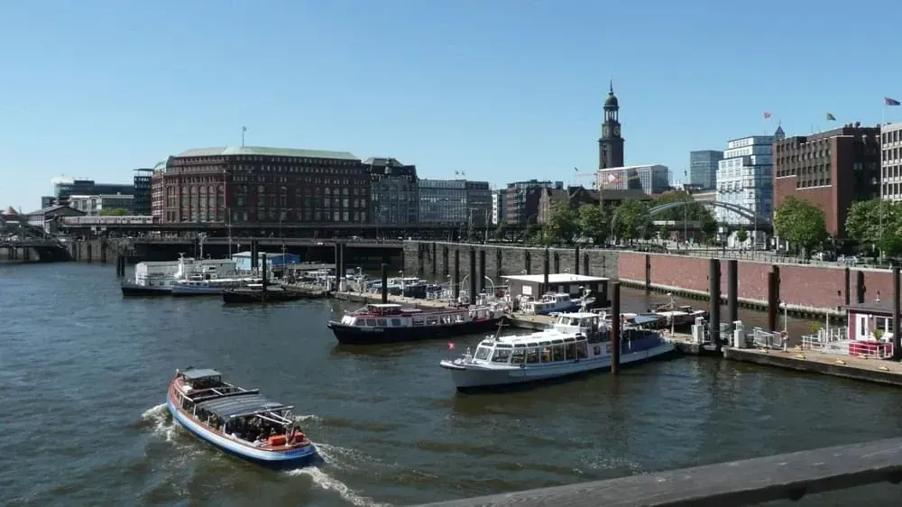 Hambourg Et Le Fleuve Elbe C Augustus Tours - Allemagne