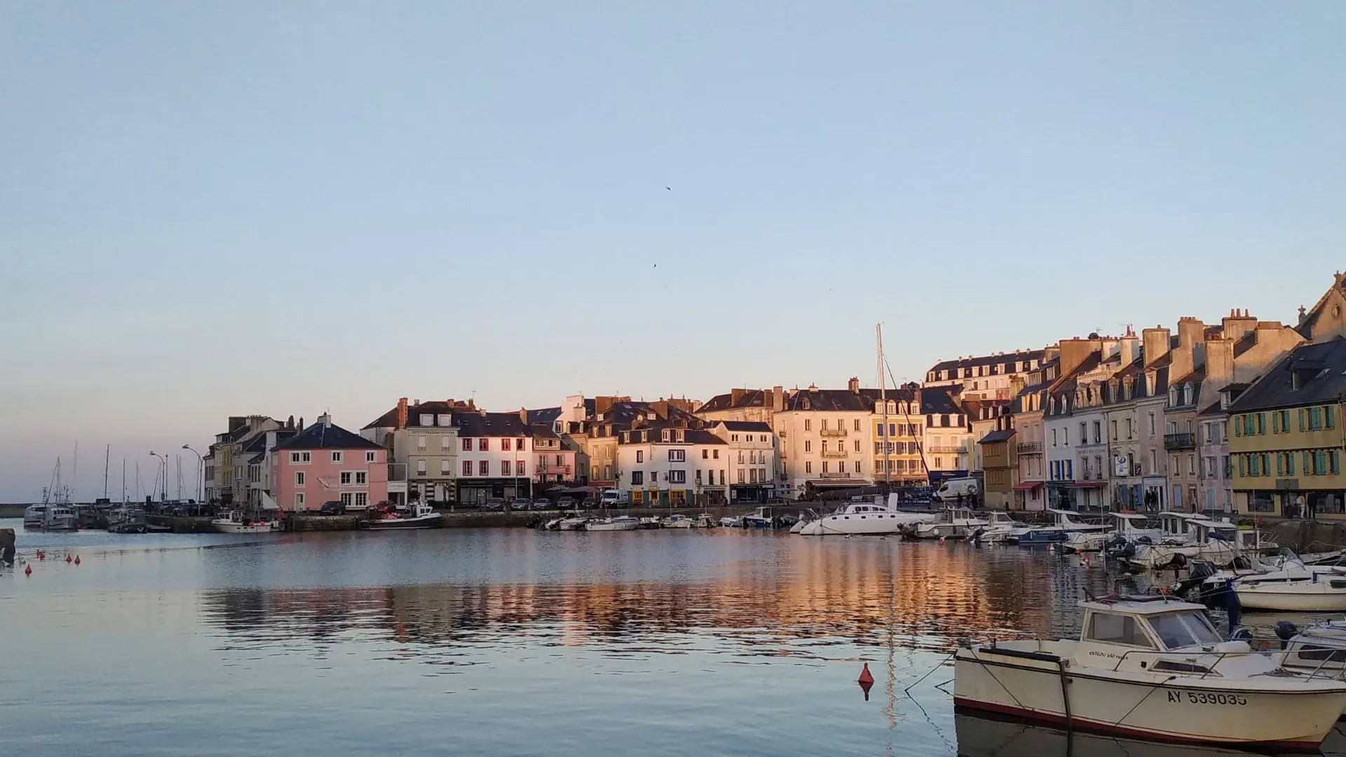 Port et village sur l'Île aux Moines - Golfe du Morbihan - France