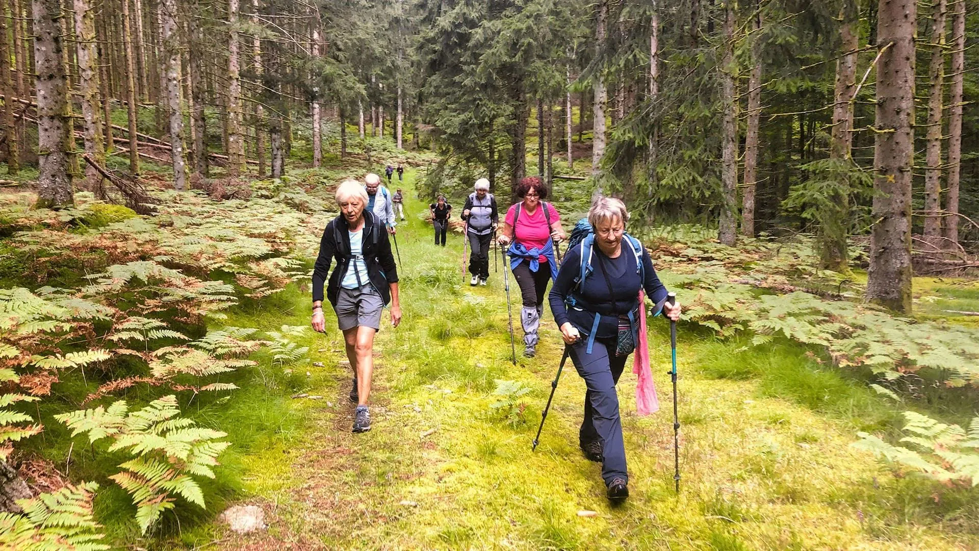 Randonneurs au Cap de Creus - Costa Brava - Espagne © Marin Bruno