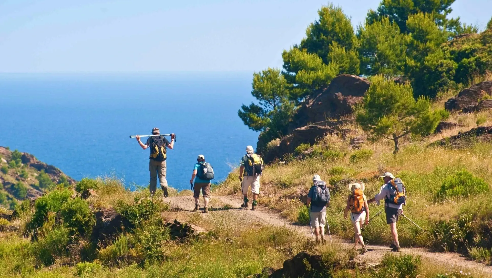 Randonneurs entre Chamonix et Zermatt - Suisse © Wilfrid Valette