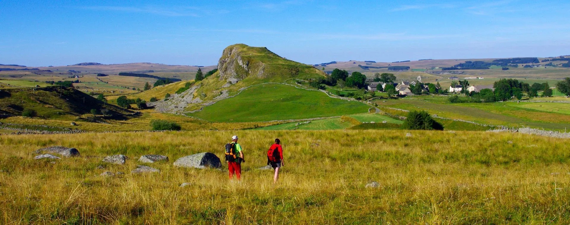 Randonneurs dans le Luberon - Provence - France