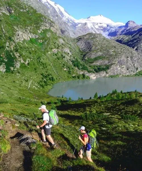 Randonneurs dans les Alpes suisses - Suisse