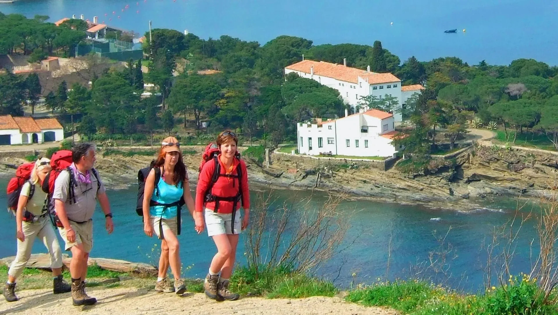 Randonneurs dans la Vallee des Roses - Maroc
