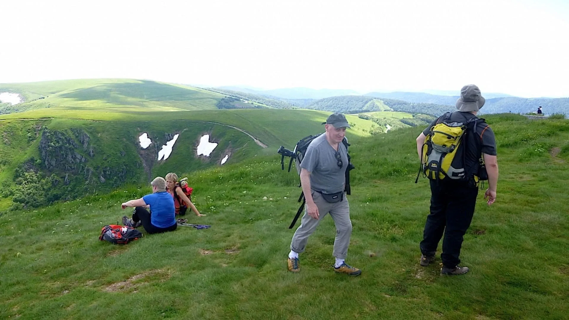 Randonneurs dans le Trieves - Alpes - France © Lionel Laurent