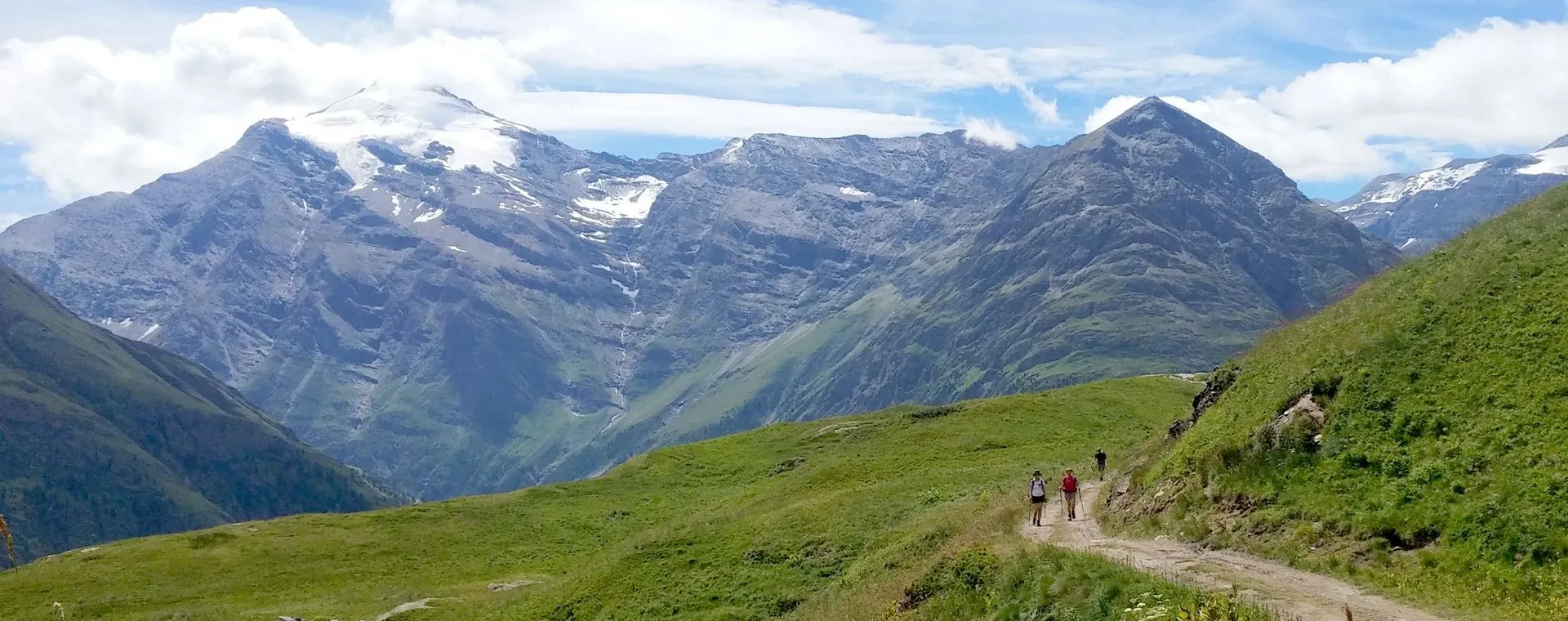 Randonneurs dans le Valais - Suisse