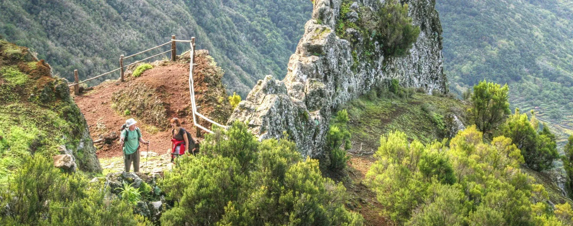 Randonneurs sur le Mare e Monti Sud - Corse - France