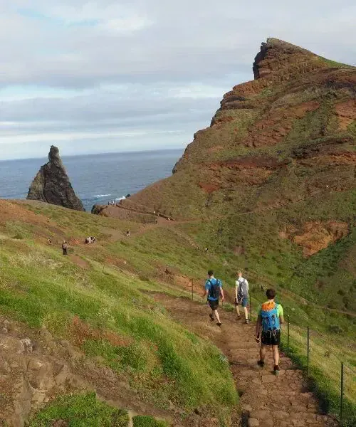 Randonneurs sur les sommets du Queyras - Alpes - France