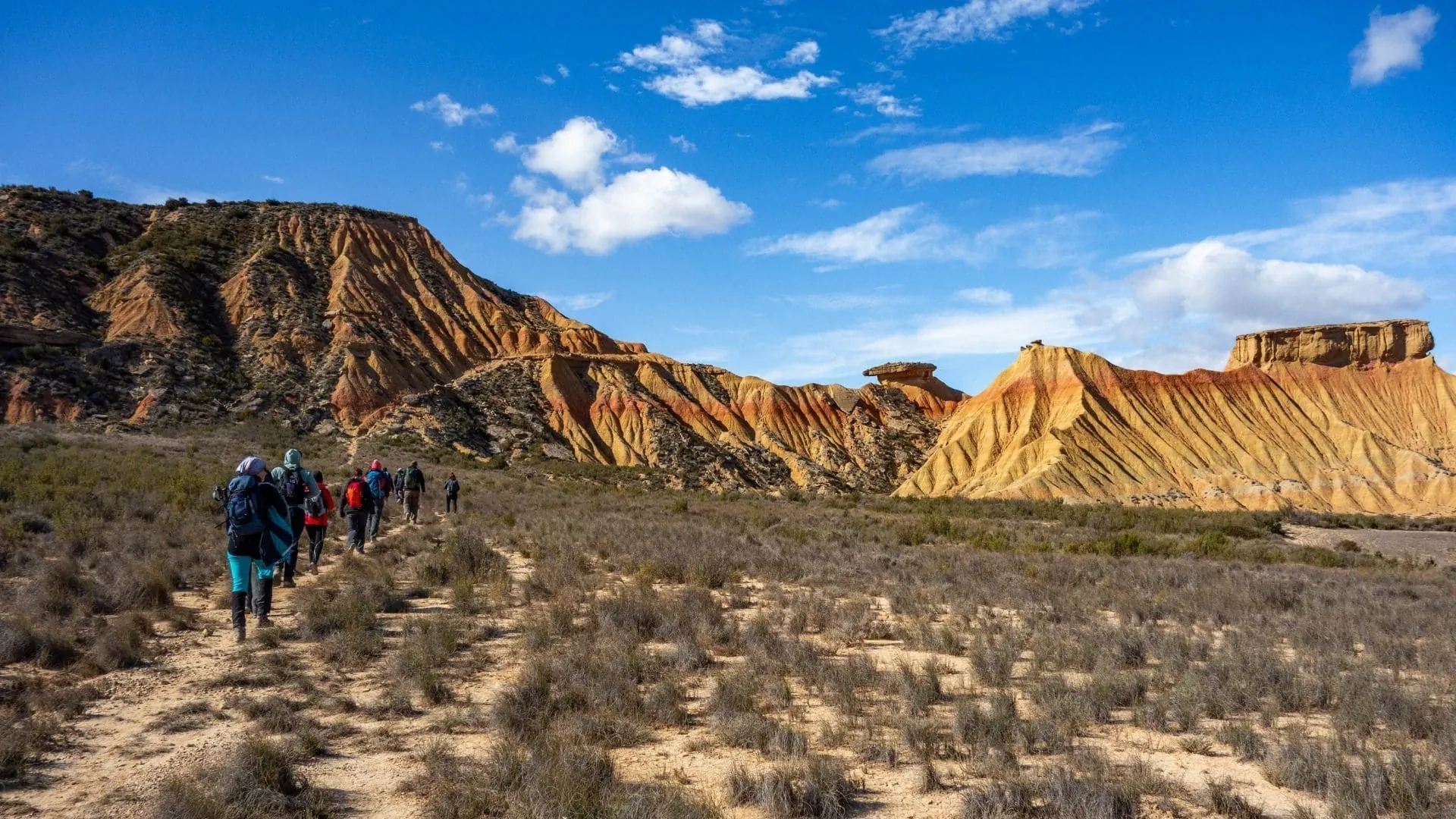 Randonneurs avec vue sur la mer - Cote d Azur - France © Willy Valette