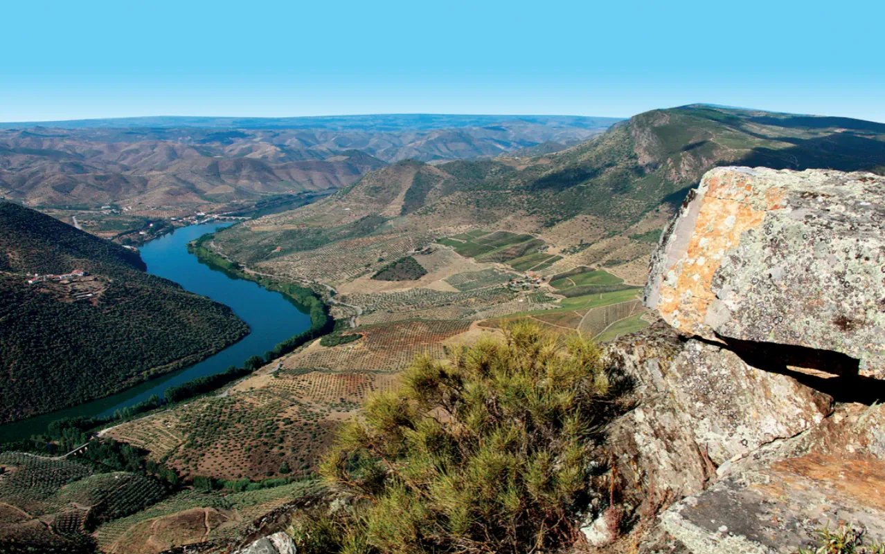 Randonnée à Ainhoa-Espelette - Pays Basque - France © P. Gaillard