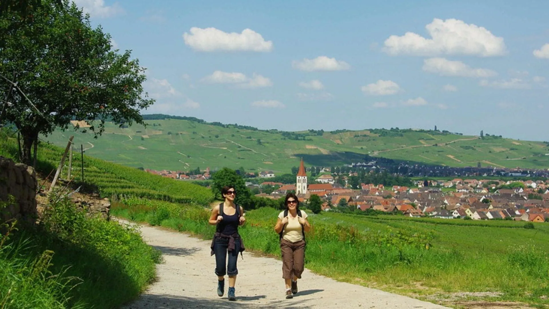 Randonnée en Ardèche - France © Ardèche Sport Nature - hiking-in-ardeche-france_ardeche-sport-nature-2