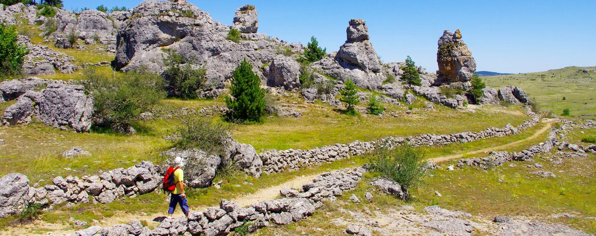 Randonnee sur la Grande Traversee du Massif Central - France
