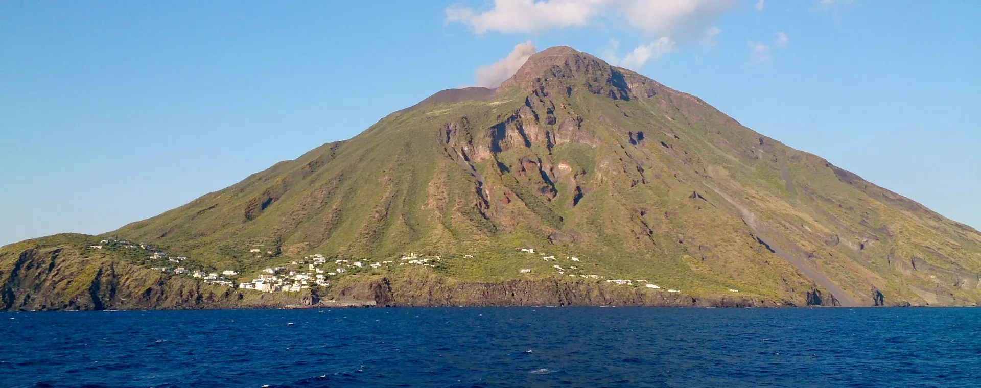 Ile Stromboli Depuis Mer - Italie