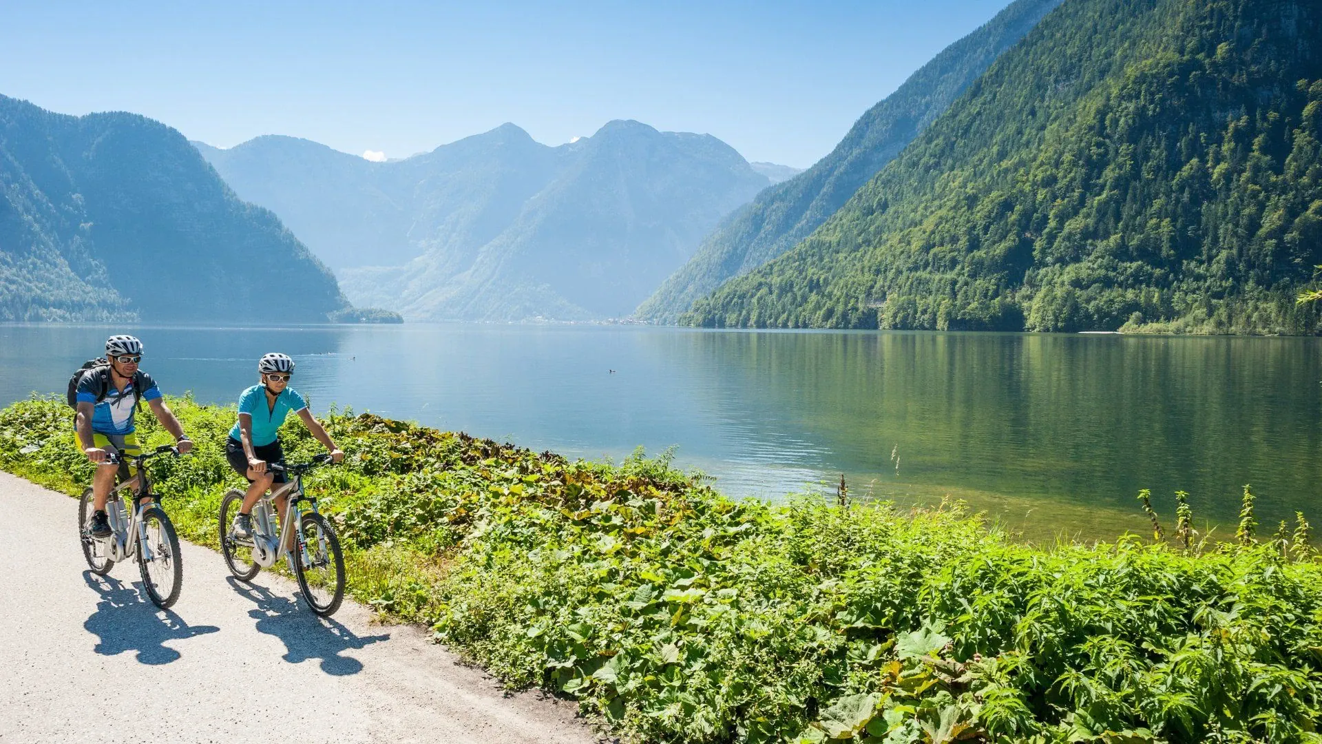 Lac et montagnes du Salzkammergut - Autriche - lake-and-mountains-of-salzkammergut-austria-2
