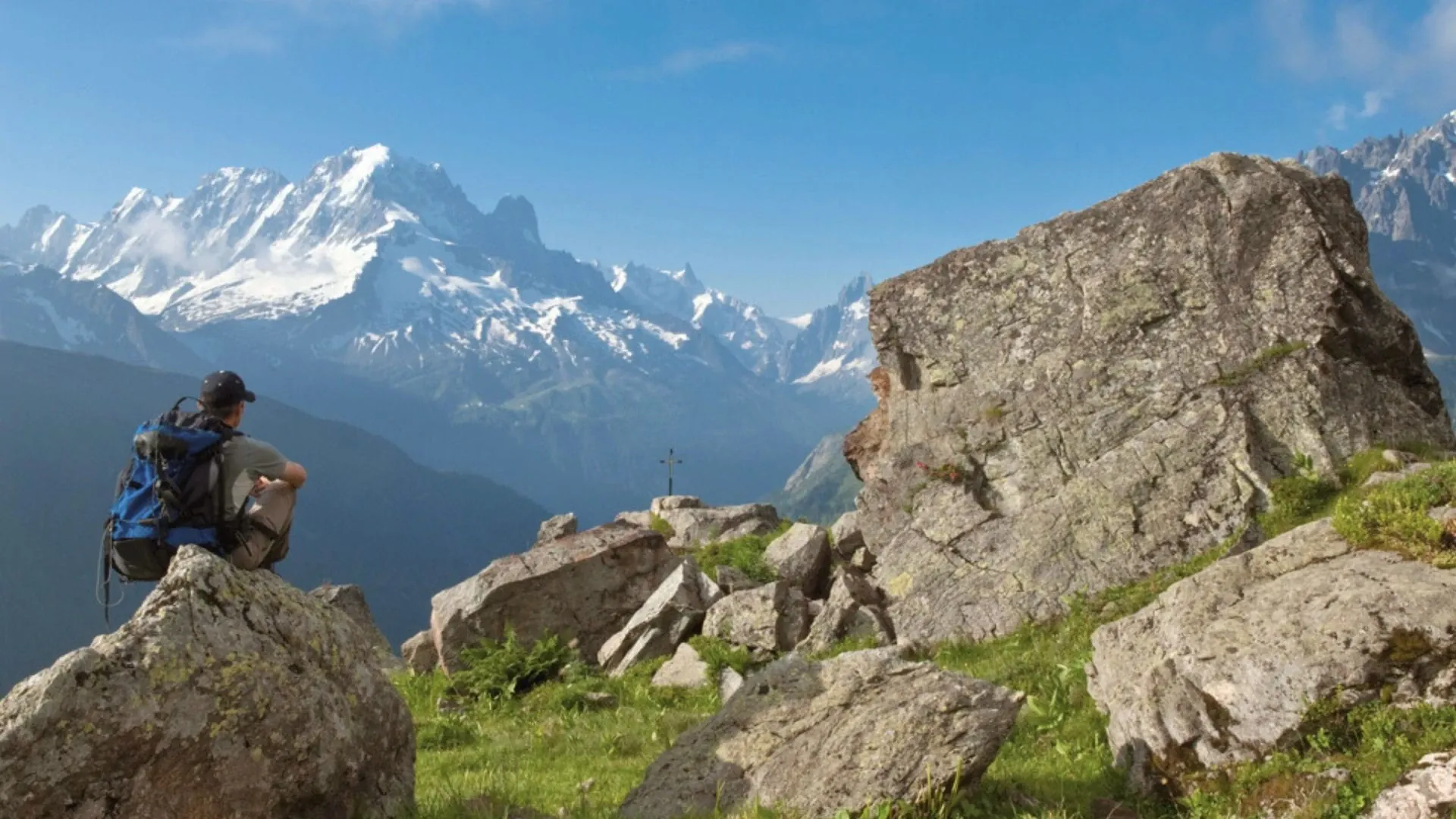 Lac de Cheserys et massif du Mont-Blanc - Alpes - France