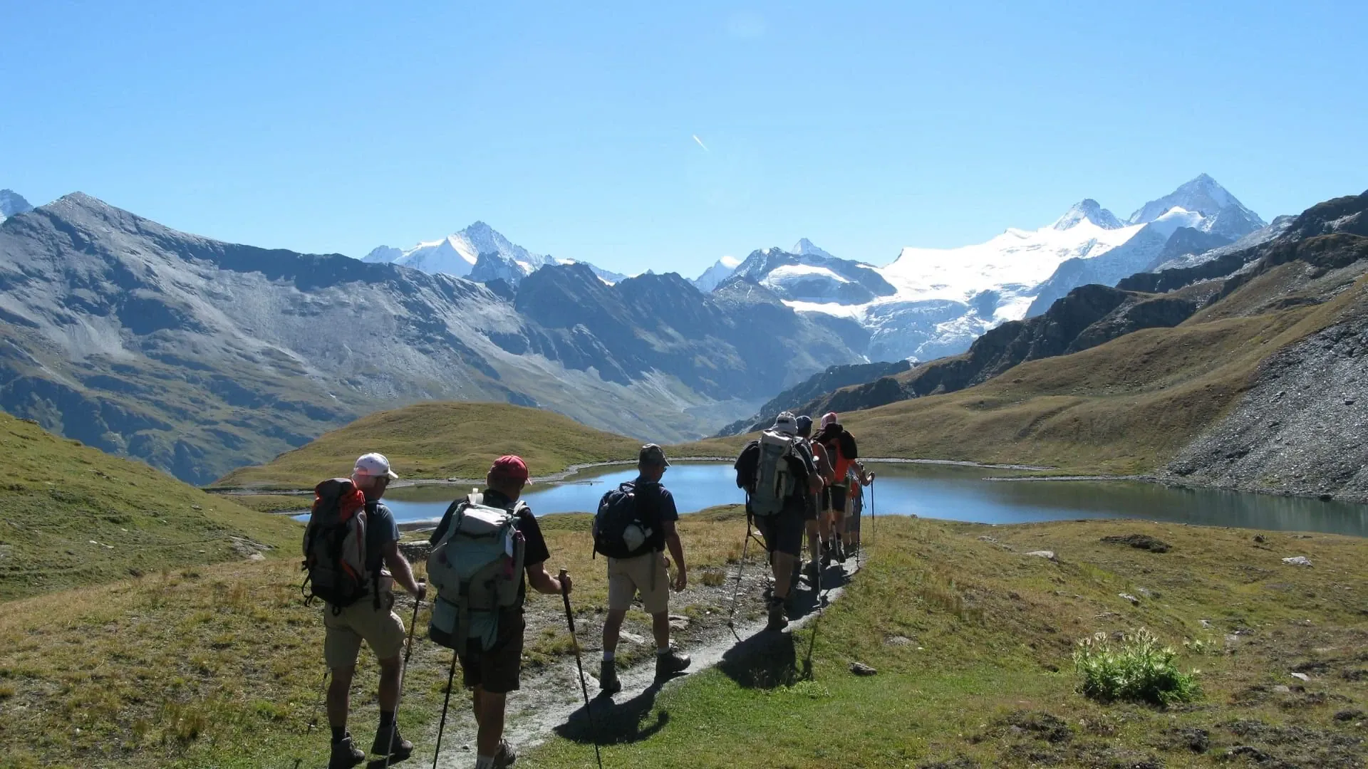Lac Dans Les Alpes Suisses - Alpes