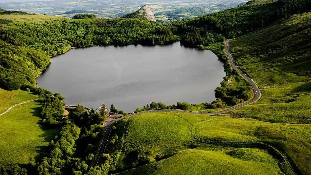 Lac Du Guery Massif Du Sancy C G. Fayet Auvergne Rhone Alpes Tourisme - Alpes - France