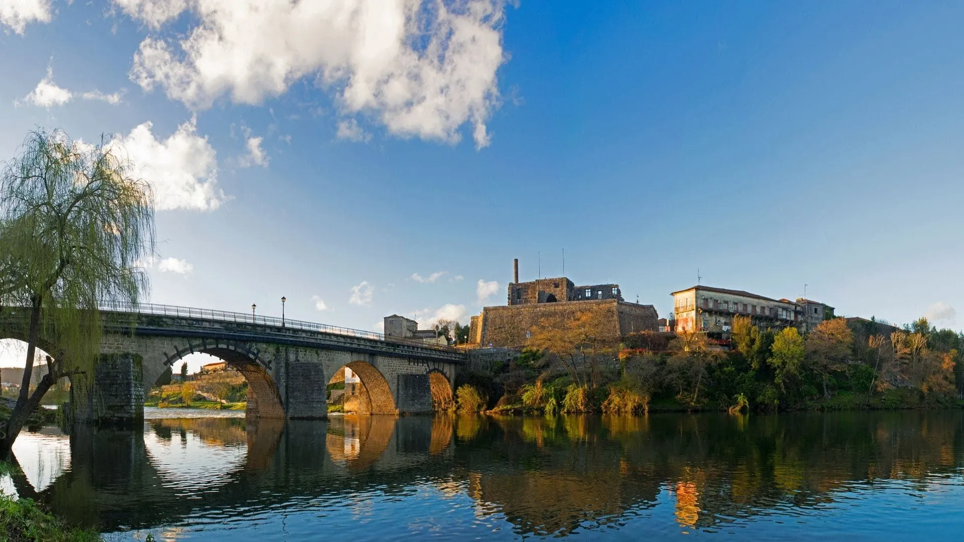 Le Pont De Barcelo - Portugal