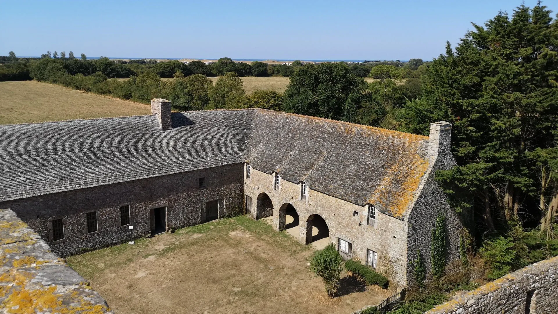 Le Chateau Fort De Pirou C Anne Marie Billault - France © Anne Marie Billault