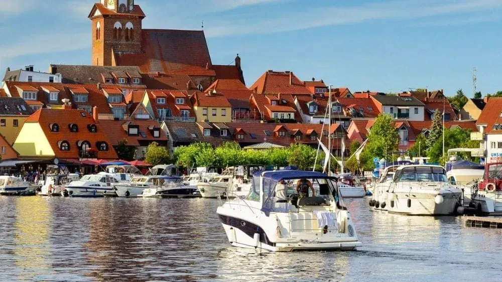 Le Port De Waren En C Francesco Carovillano Dzt E.v - Allemagne