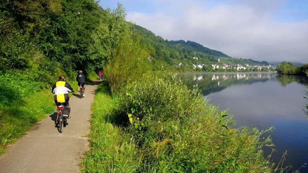 Le Long De La Moselle C Se Tours 1 - Allemagne