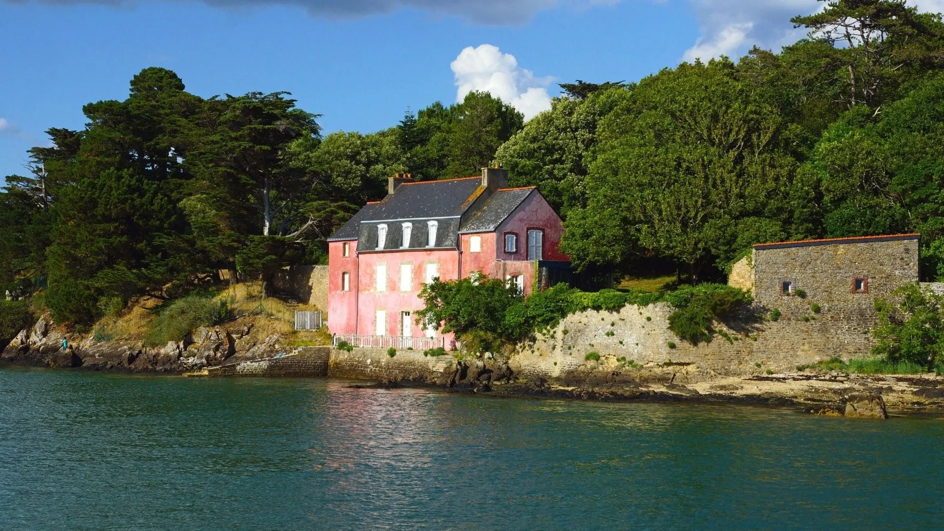 Maison Rose A Lentree Du Port De Vannes - France