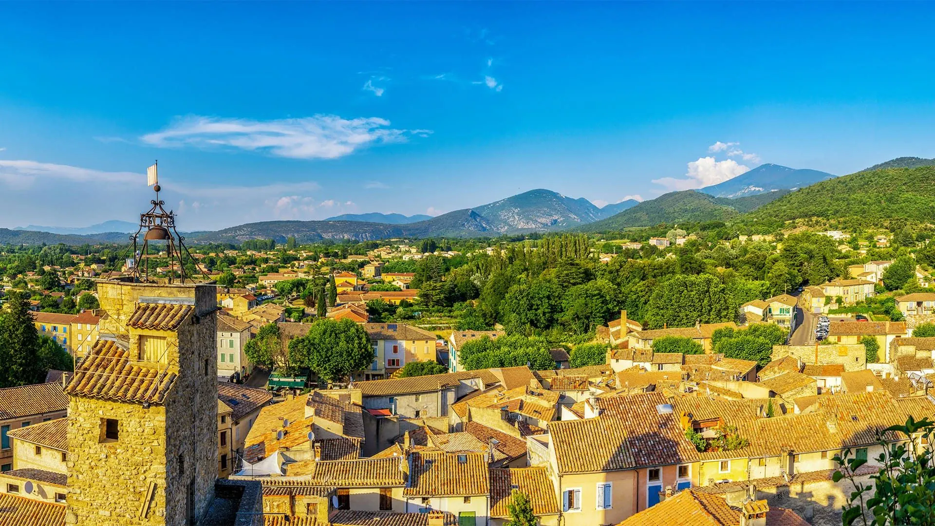 Malaucene Sous Le Soleil C Adobe Stock - France © Adobe Stock