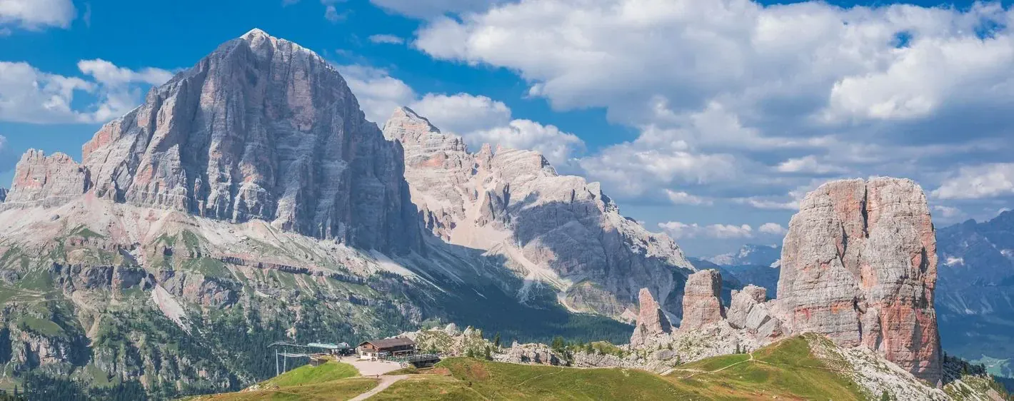 Massif Tofane Cinque Torri Dolomites Italie Min - Dolomites
