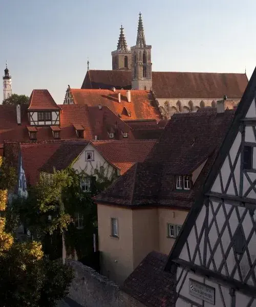 Toits médiévaux et église de Rothenburg ob der Tauber - Bavière - Allemagne