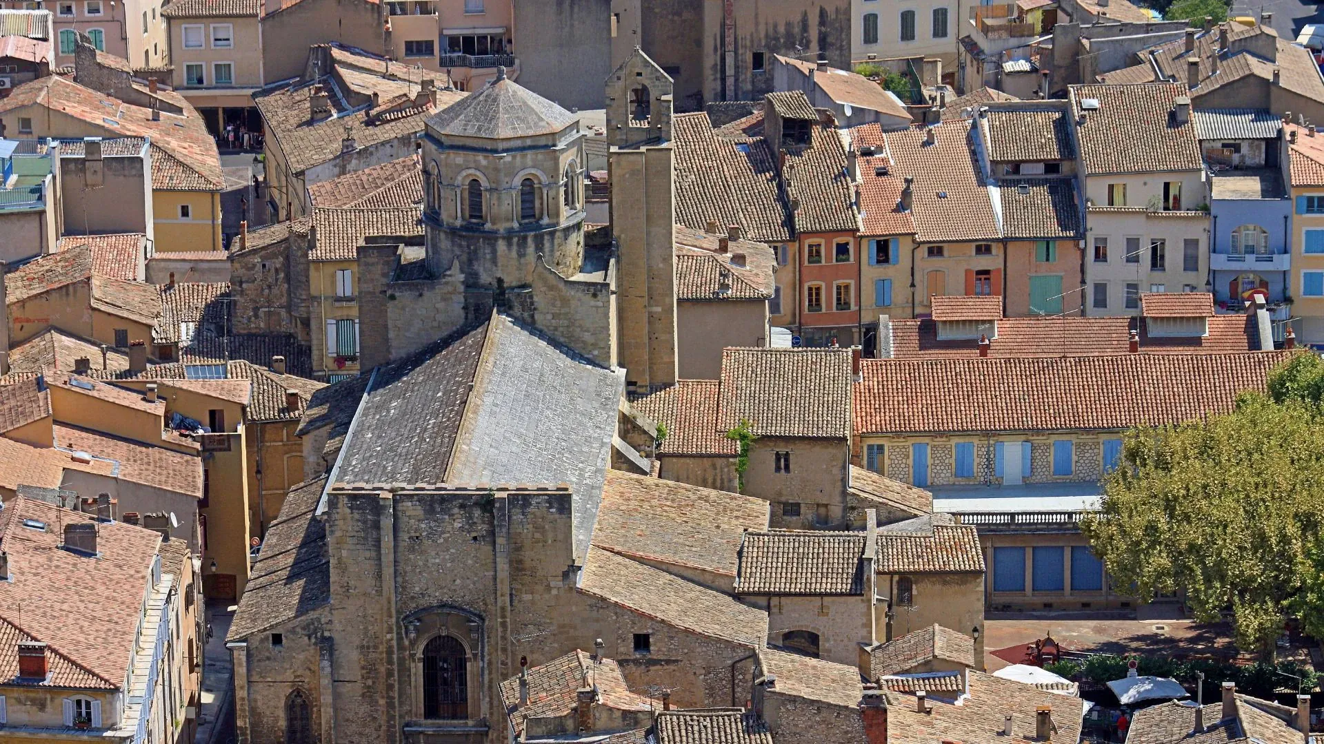 Village de Ménerbes dans le Luberon - Provence - France