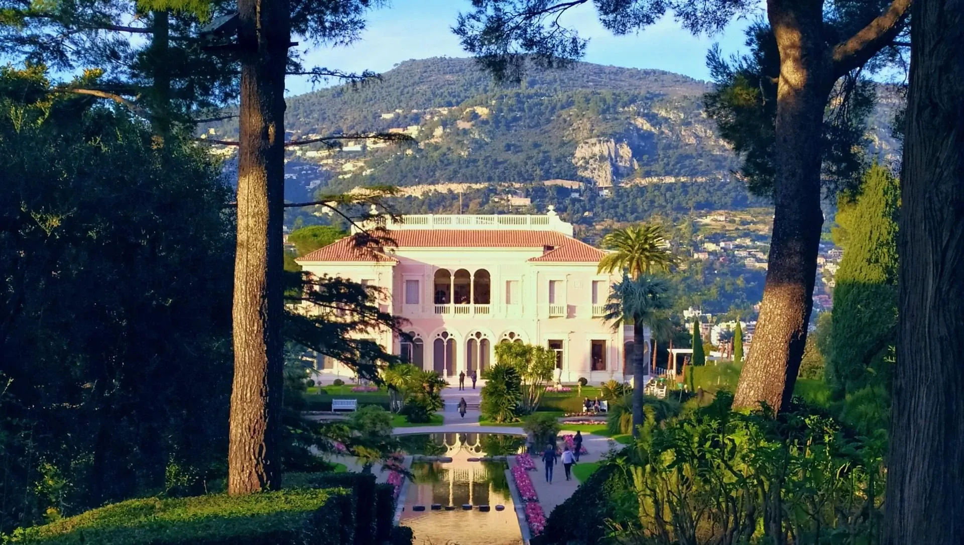 Menton Dec 19 44 C Pierre Paillat - France