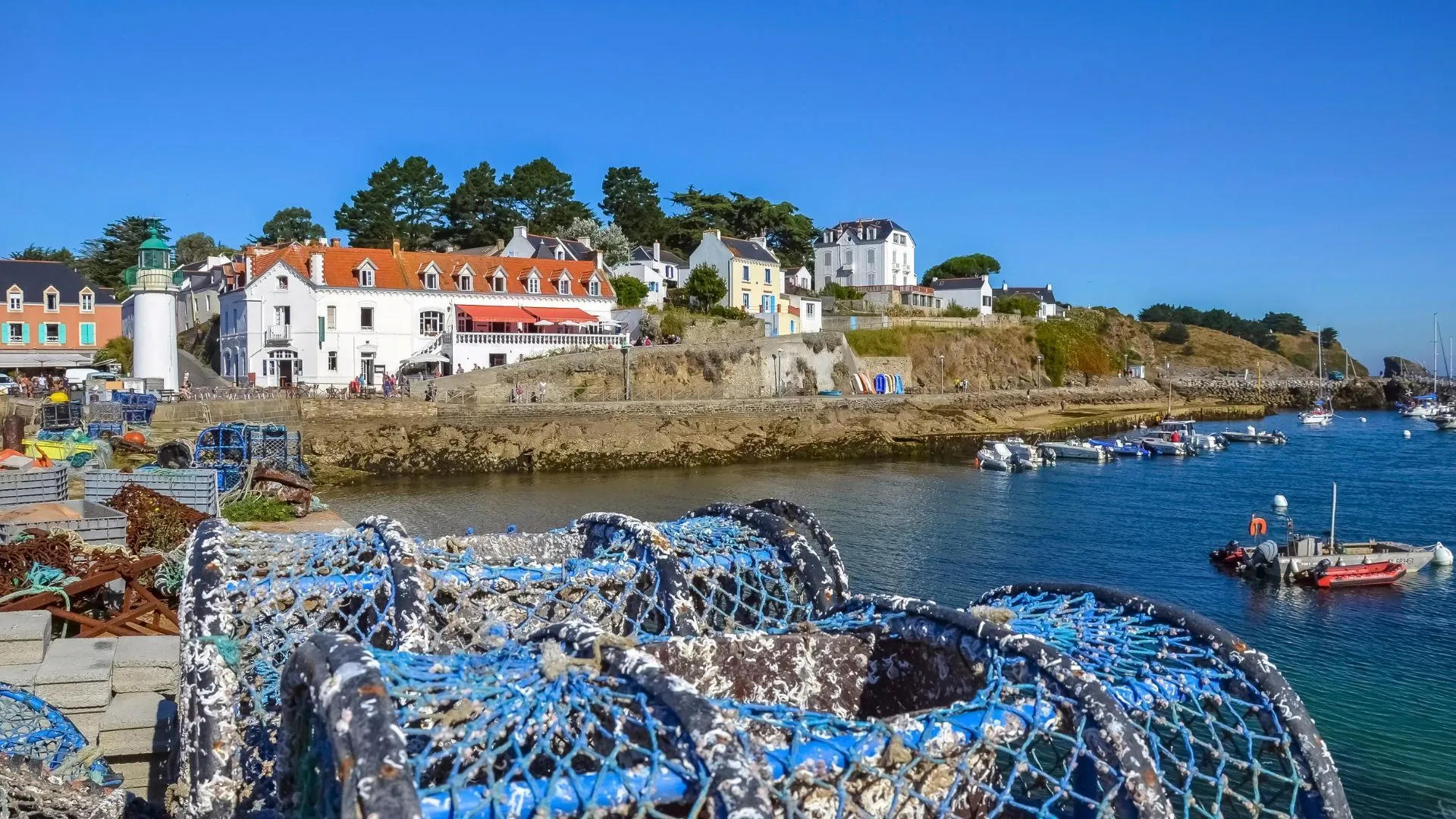 Port de Menton - Côte d'Azur - France © Pierre Bonneau