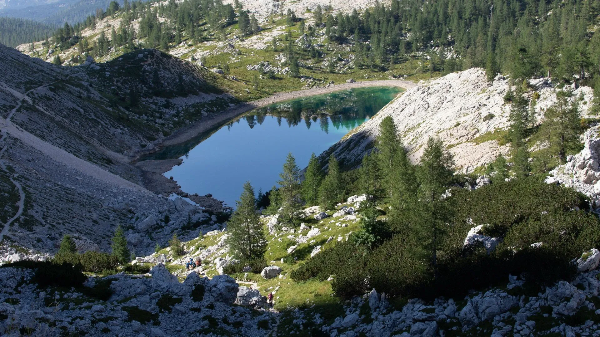 Lever de soleil brumeux sur les Karavanke - Slovenie