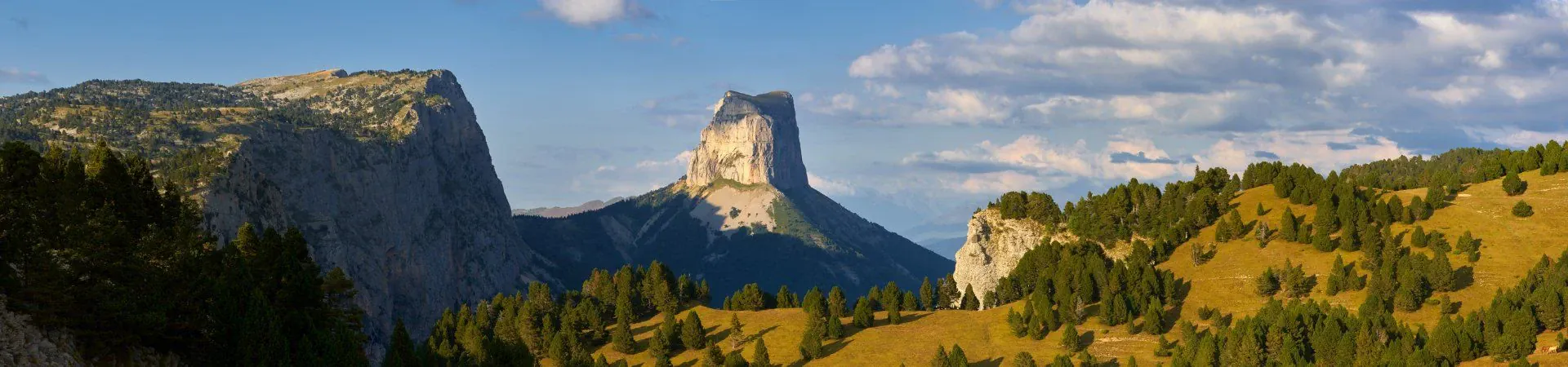 Mont Aiguille et plateau du Vercors - Alpes francaises