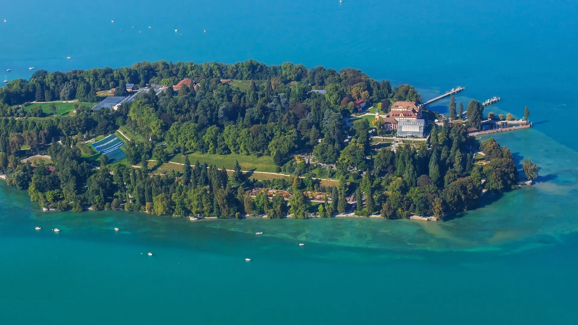 Massif du Mont-Blanc et sommets enneiges - Alpes - France
