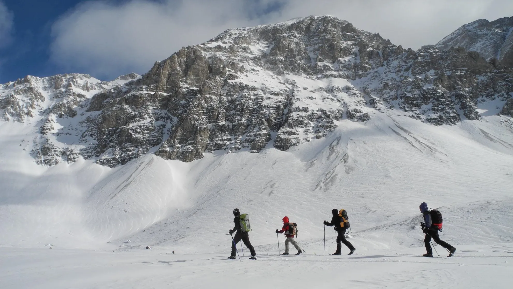 Sentier de montagne et refuge dans les Dolomites - Italie