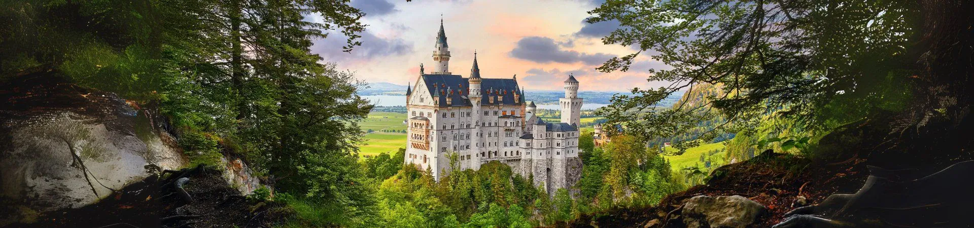 Chateau de Neuschwanstein au coucher du soleil - Baviere - Allemagne