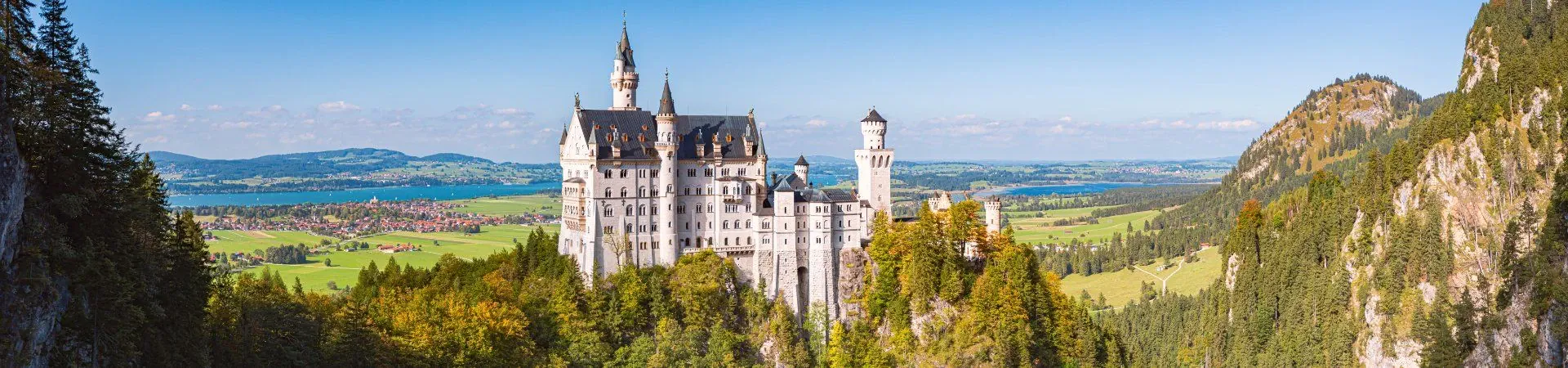 Chateau de Neuschwanstein en automne - Baviere - Allemagne