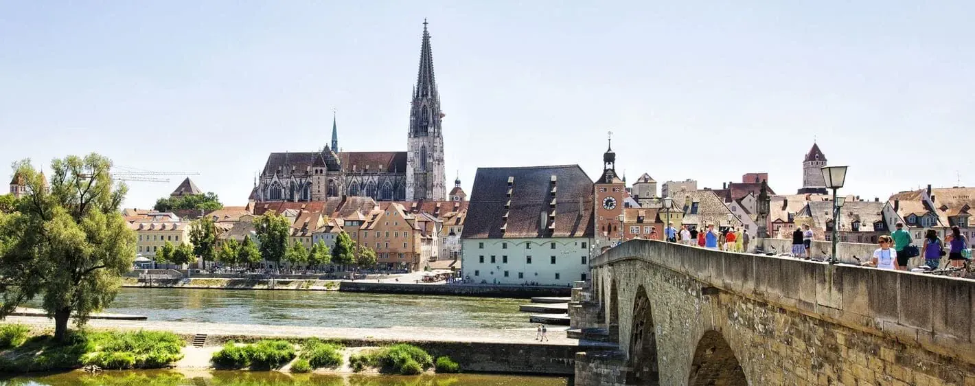 Vieux Pont Cathedrale Ratisbonne - Allemagne