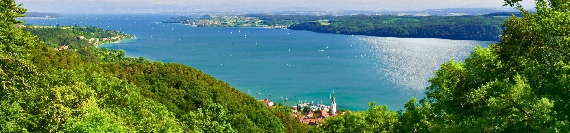 Vue panoramique du lac de Constance et village - Allemagne