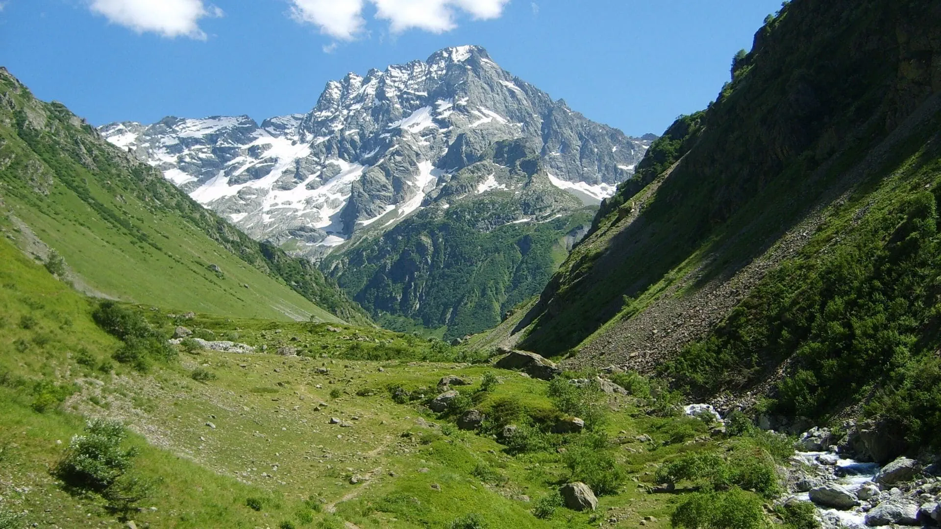 Chemin Avec Vue Sur La Meije C Aurelie Bonnier - France © Aurelie Bonnier