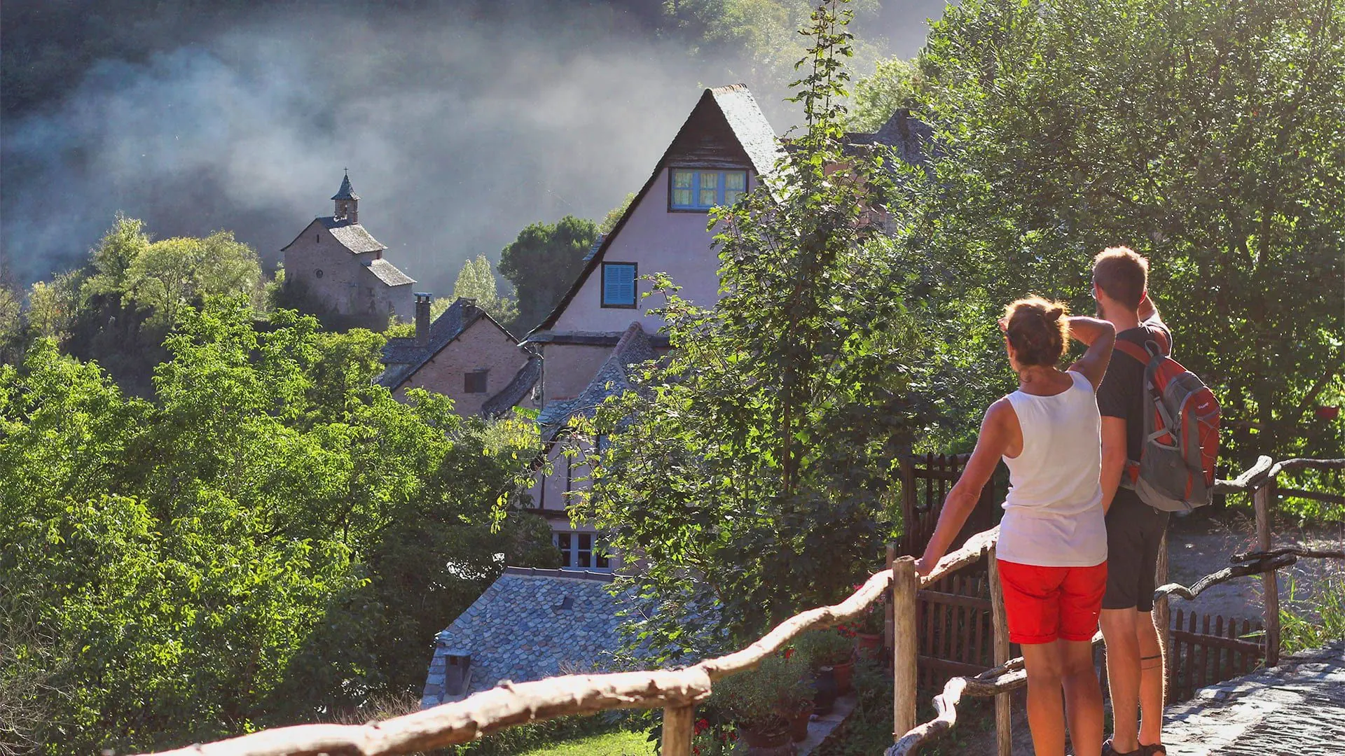Pèlerins à Conques - Aveyron - France