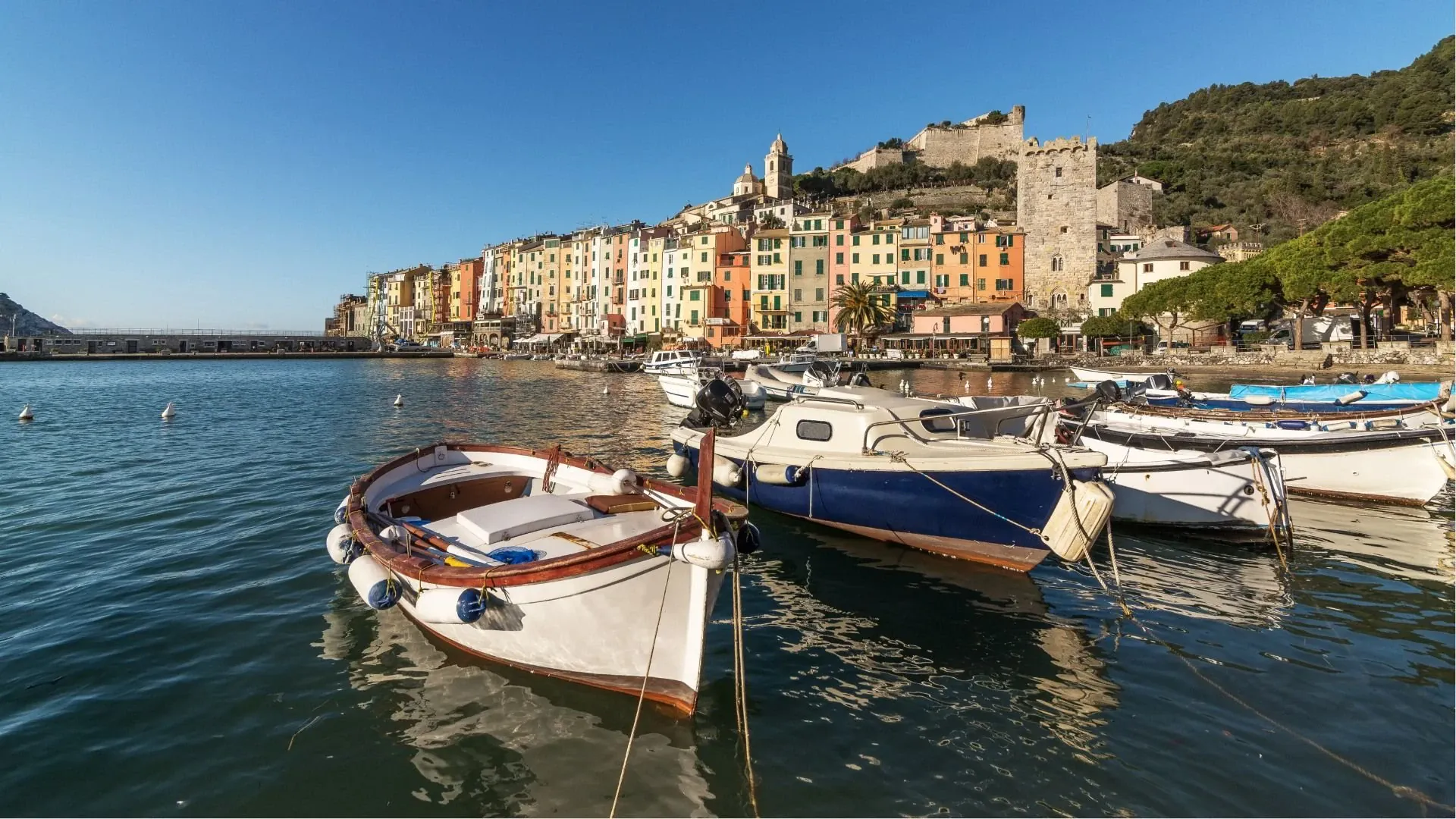 Portara de Naxos au coucher du soleil - Cyclades - Grece