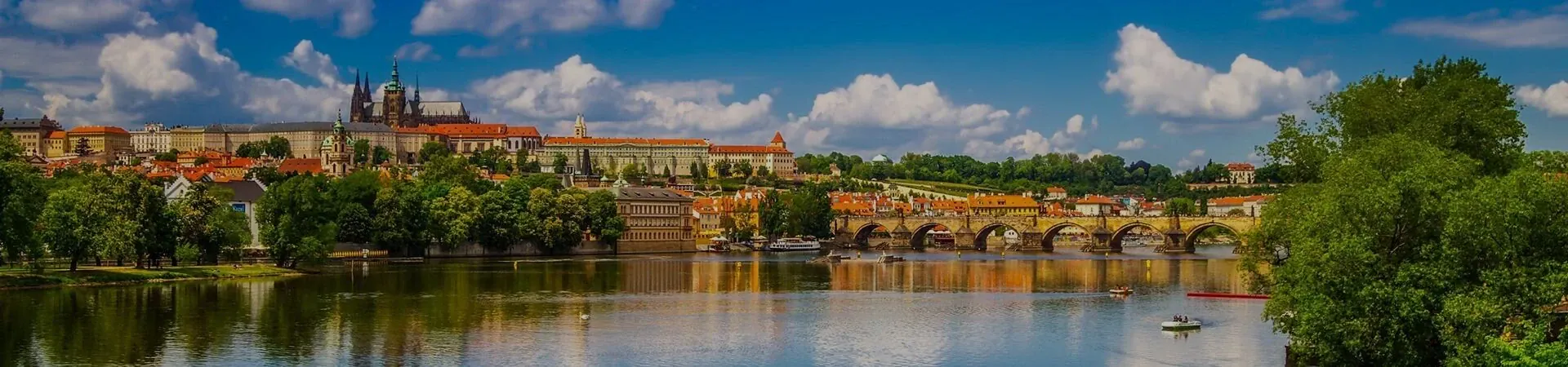 Chateau de Prague et pont Charles sur la Vltava - Prague - Republique Tcheque