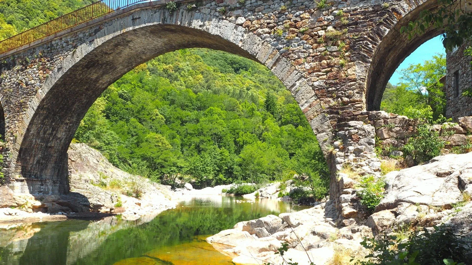 Pont du village de Rijeka Crnojevića - Monténégro