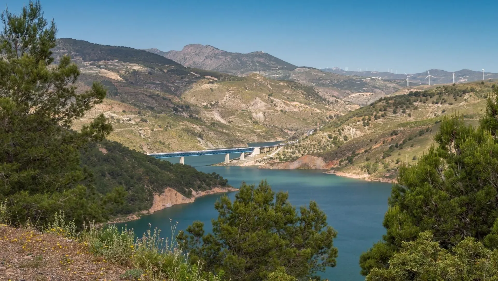 Riviere et village du plateau de Millevaches - France